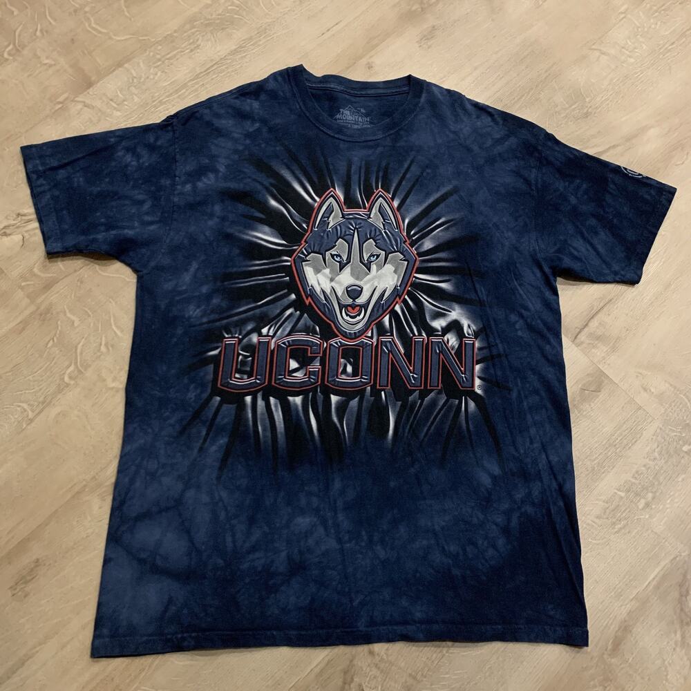 The Mountain UConn Huskies Tie Dye T-Shirt Men's XL Navy Blue Graphic Tee CT